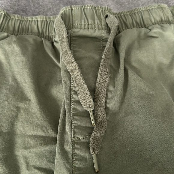 Gap Men’s 7" Easy Shorts With E-Waist, Army Green, NWOT - Picture 4 of 8